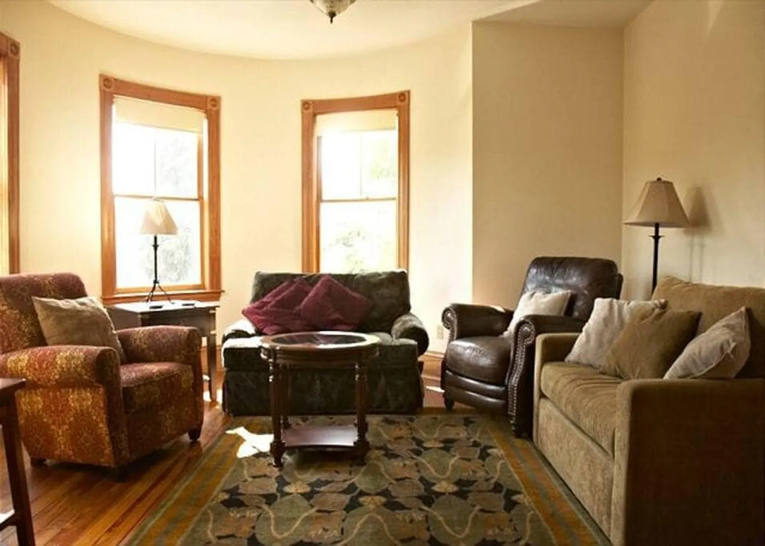 3 bed, 1.0 bath, $7,200 — Photo 1