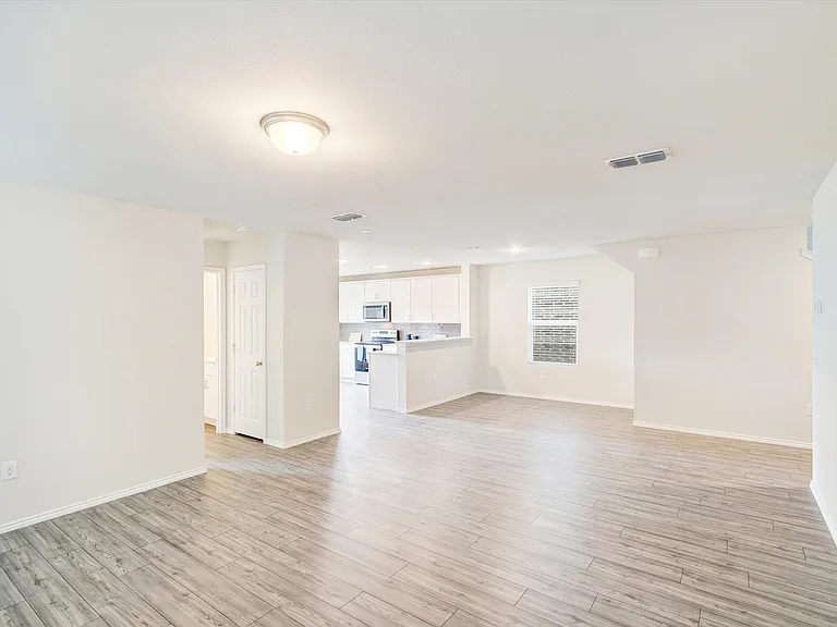 405 Glendale Dr — Photo 7