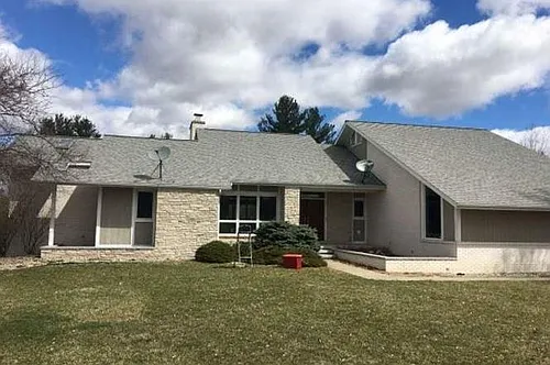 4400 N River Rd Photo 1