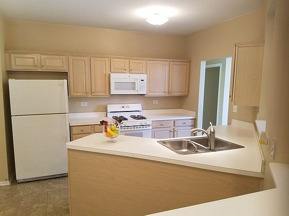 3rd image of 3064 Autumn Lake Dr