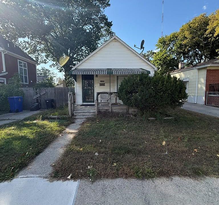 1st image of 21385 Garden Ln