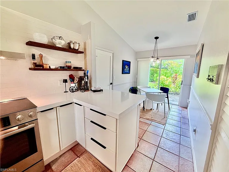 337 Emerald Bay Cir #U1 — Photo 15