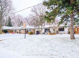 409 River Side Dr, Oakville, ON L6K 3N6