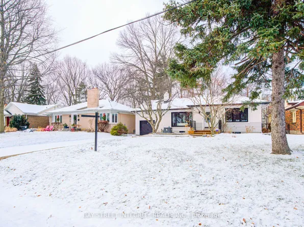 409 River Side Dr, Oakville, ON L6K 3N6