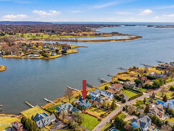 4th image of 585 Little Silver Point Road