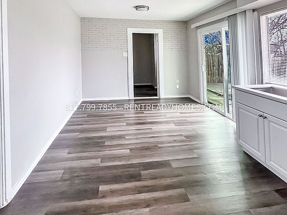 3rd image of 5302 Shadow Lake Dr