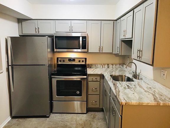5th image of 1125 N Sherman Dr APT 6