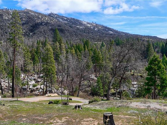 3rd image of 59827 Hillcrest Rd