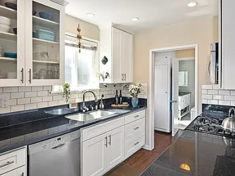 13427 Judah Ave — Photo 16