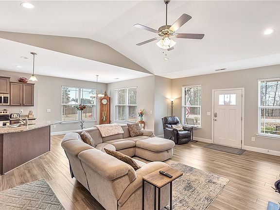 5th image of 160 Inlet Pointe Dr