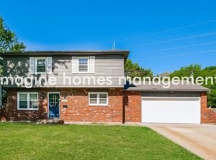 9102 Farley Ln, Overland Park, KS 66212