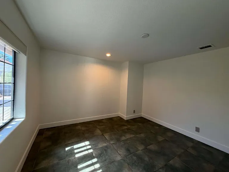 10 Venus Dr — Photo 46
