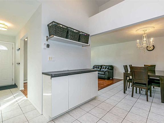 5th image of 214 W 6th St