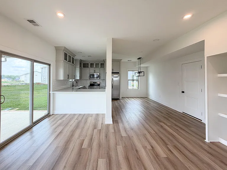 219 Krauss Dr — Photo 4