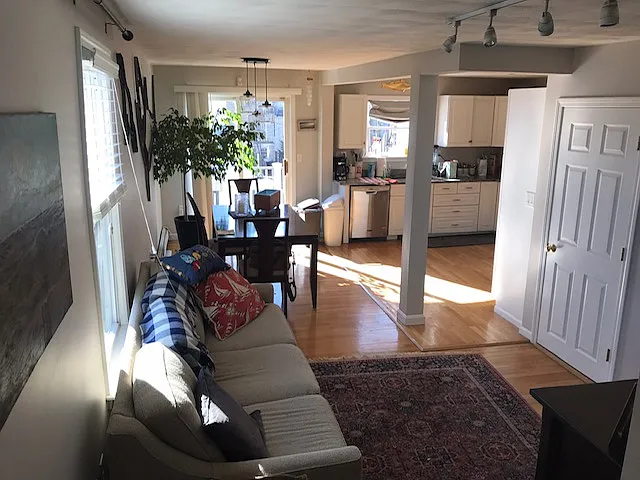 383 Maverick St #2 — Photo 20
