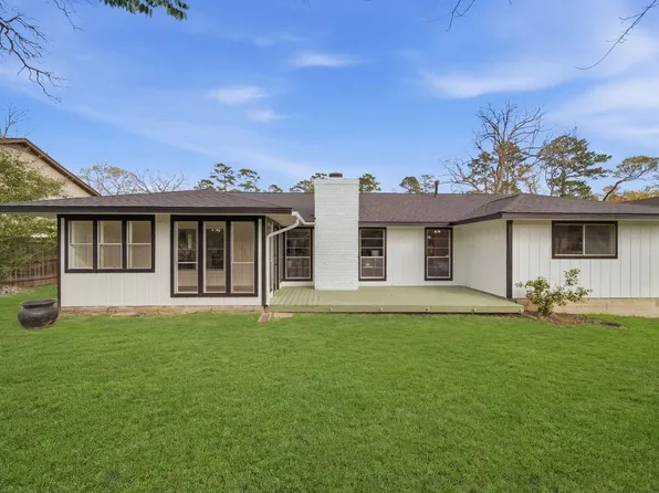 88 Rolling Hills Dr, Conroe, TX 77304