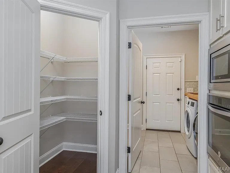 1613 Haworth Park Way — Photo 14