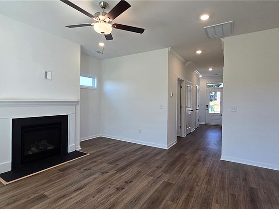 4th image of 13 Halsey St