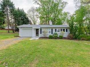 135 McCormick St, Mount Airy, NC 27030