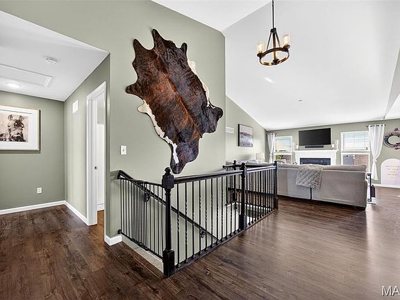 3rd image of 79 Stone Bridge Dr
