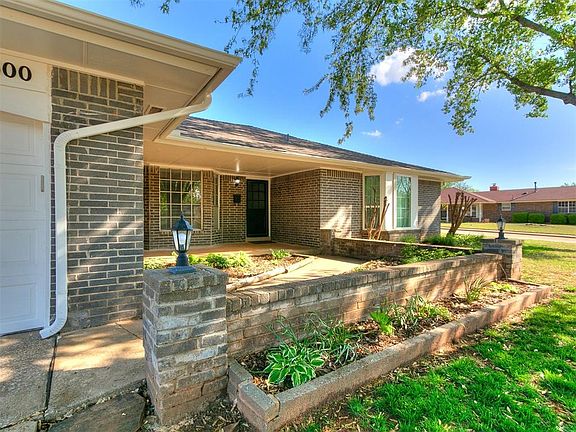 2nd image of 300 Woodside Dr