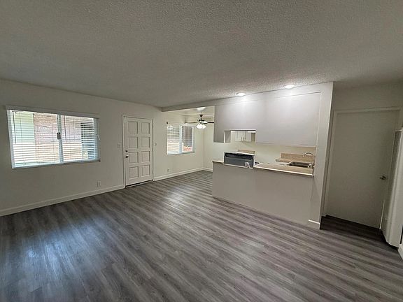 3rd image of 13400 Cordary Ave APT 28