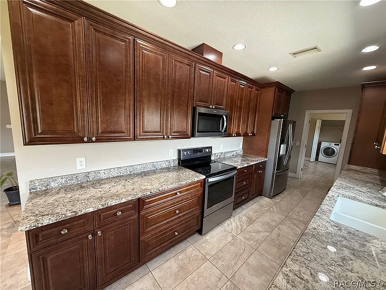 3047 W Kirkwood Pl — Photo 7