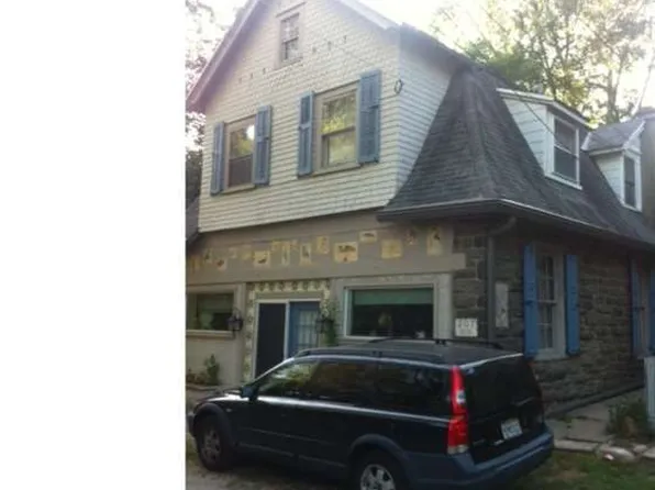 207 W Meade St, Philadelphia, PA 19118