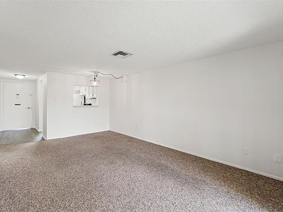 5th image of 3422 Trophy Blvd