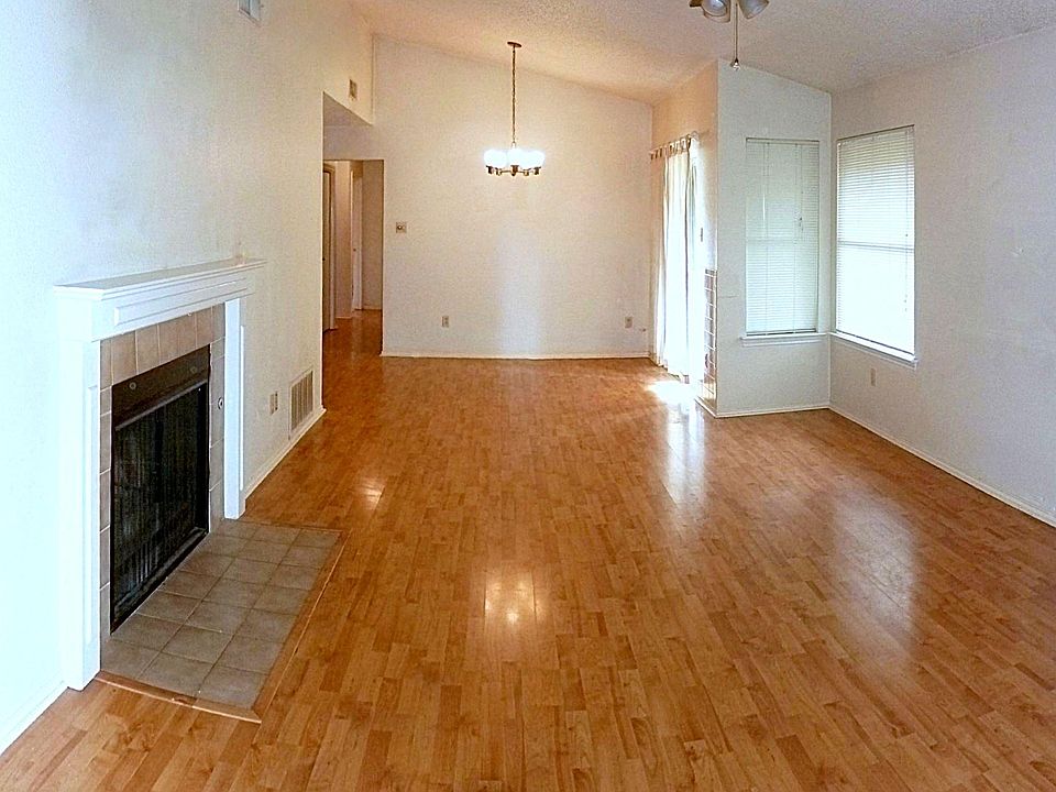 2nd image of 8209 Treehouse Ln