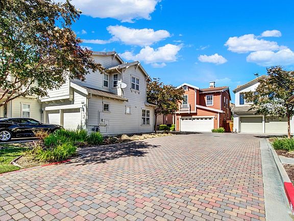 3rd image of 8380 Bennington Court