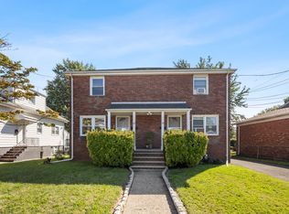 37 Hoffman St, South Hackensack, NJ 07606