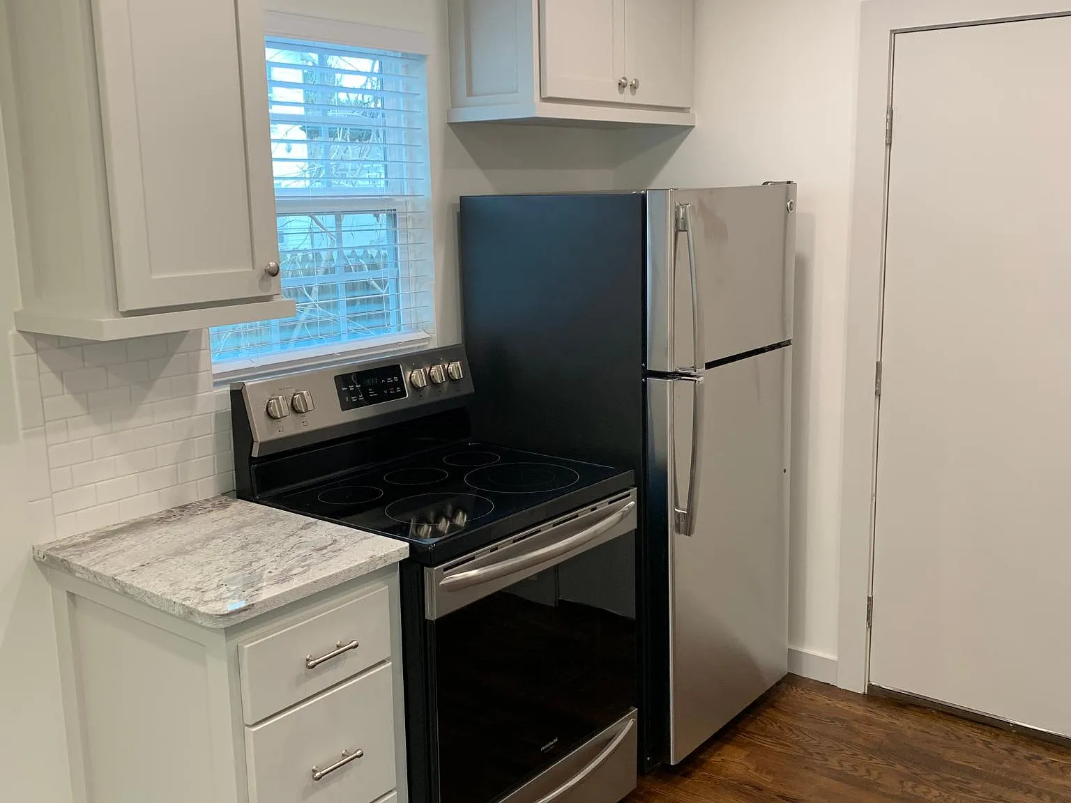 1 bed, 700 sqft, $1,000 — Photo 3
