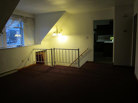 3rd image of 220 Walker Ave Floor 3