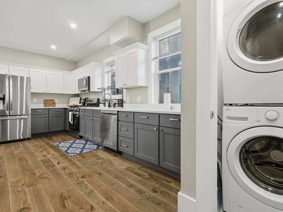 1 Hillside St #3