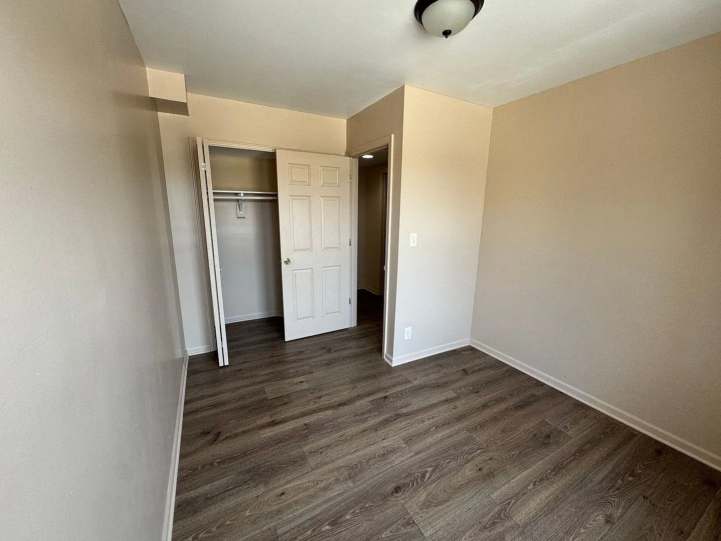 10214 South Doctor Martin Luther King Jr Drive #3W — Photo 4