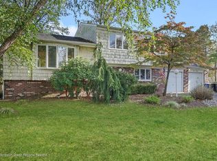 319 Union Hill Rd, Englishtown, NJ 07726