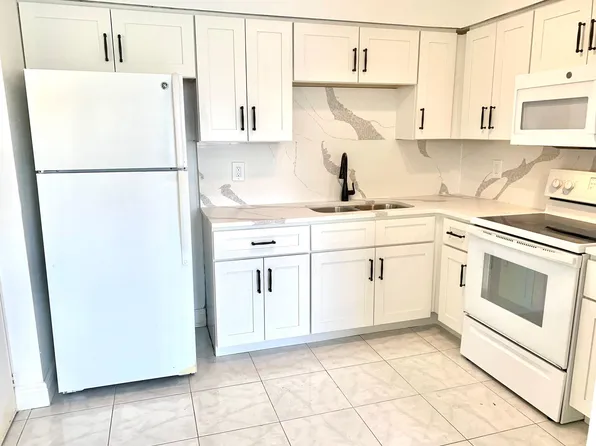 260 NW 19th St APT 27, Boca Raton, FL 33432
