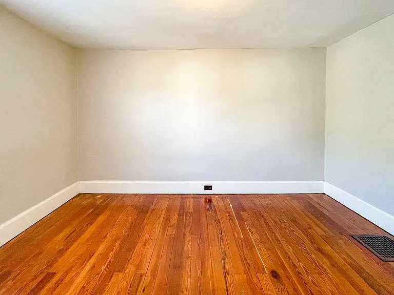 2125 W Jackson St — Photo 13