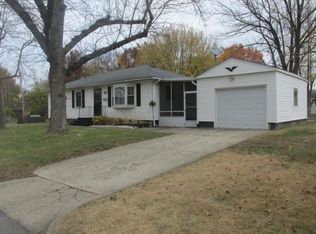 36 Maple Ct, Decatur, IL 62526