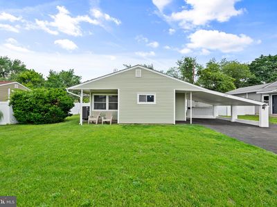 273 Pinewood Dr, Levittown, PA, 19054
