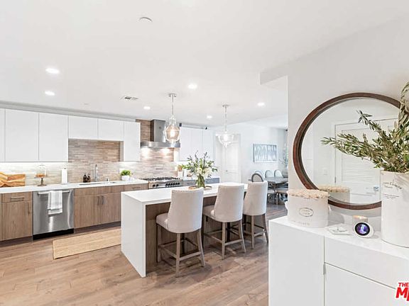 4th image of 3715 W San Marino St #106