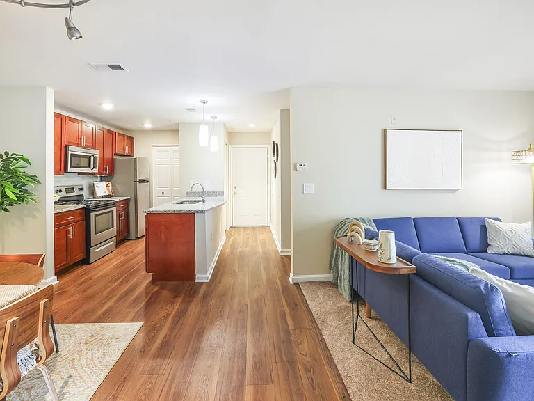 Stonehaven Apartments — Photo 11