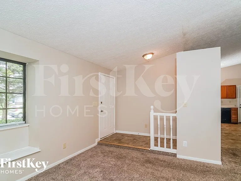 116 Westridge Blvd — Photo 2