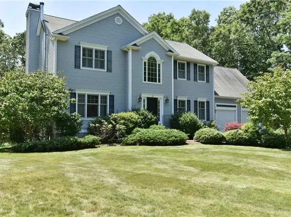 11 Echo Ln, South Kingstown, RI 02892