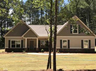 106 Chestnut Ct, Hogansville, GA 30230