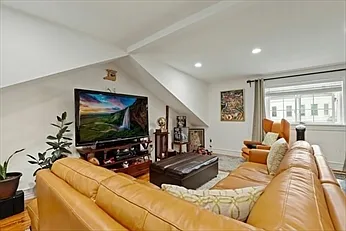 4 bed, 1750 sqft, $3,800 — Photo 2