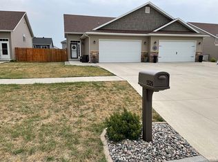 5529 S 11th St, Grand Forks, ND 58201