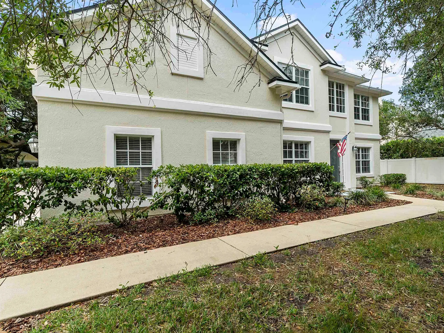 5 bed, 2961 sqft, $4,500 — Photo 4