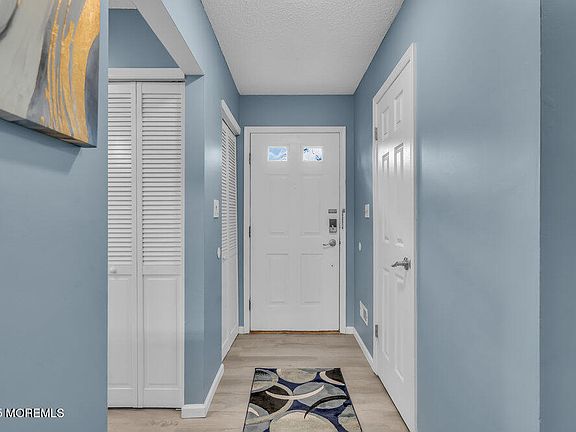 5th image of 65 Townsend Court #213
